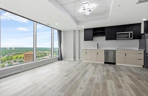 Tulsa Apartment | Luxury Penthouse with Panoramic Skyline Views