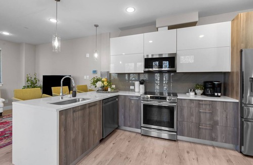 Fort Worth Condo | Luxury Southside 2 BR/2.5 BA w/Rooftop Terrace