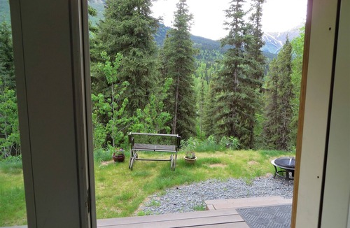 Cooper Landing Apartment | Luxury Space with Wilderness Views