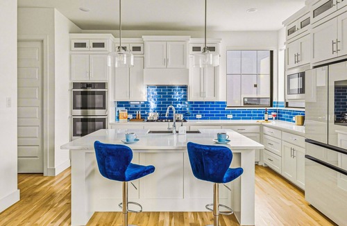 Rowlett House | Luxury Spacious Villa- Lake Access- EV