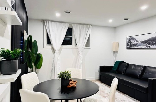 Niagara Falls Apartment | Luxury Stay Near Niagara Falls