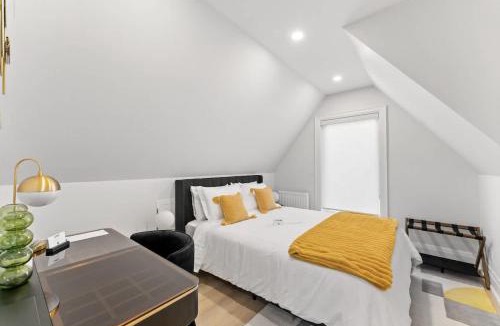 Keelesdale - Eglinton West House | Luxury Suite 1 BR - 1 Bed - Stylish - New Build - Downtown