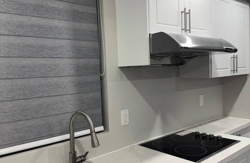 Halton Regional Municipality Apartment | Luxury Suite Milton Parking Kitchen Internet