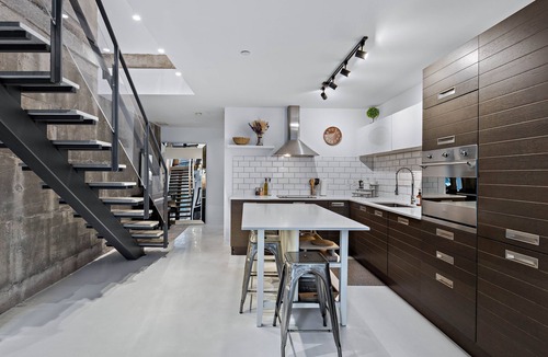 Quartier des Spectacles Condo | Luxury Two-level Loft, Gym, UG Parking, Perfect Location