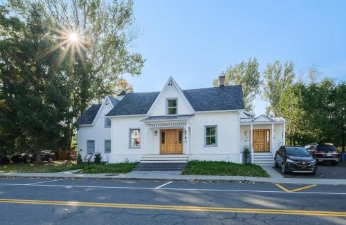 Bromont House | Maison ancestrale complètement rénovée 4 chambres