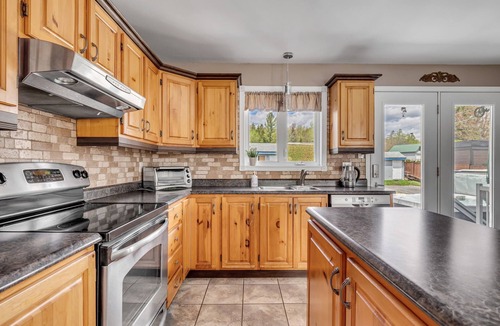 Notre-Dame-des-Laurentides House | Maison familiale Charlesbourg, Spa