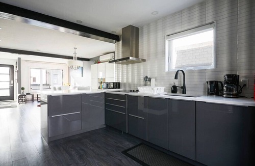 Montreal Condo | Maison Windsor| Cozy Modern 2BR Condo| Open-Concept + Patio Deck