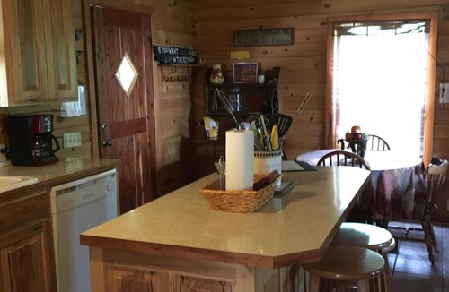 Jasper Cabin | Make you’re Valentines reservation todayLook in cabin description for details