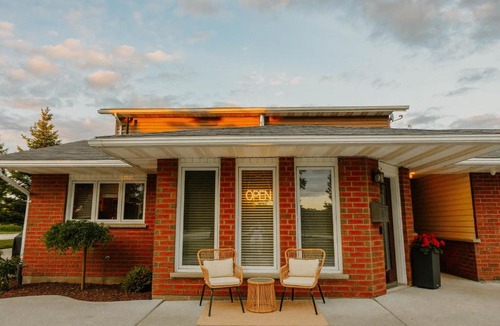 Mindemoya Hotel | Manitoulin Inn