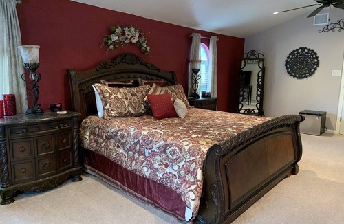 Tomball Bed & Breakfast | Maple Creek Bed and Breakfast