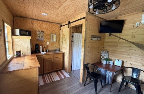 Lamont Cabin | Meadowlark Cabin - Quiet Nature Escape w/Creek & 150 Acres