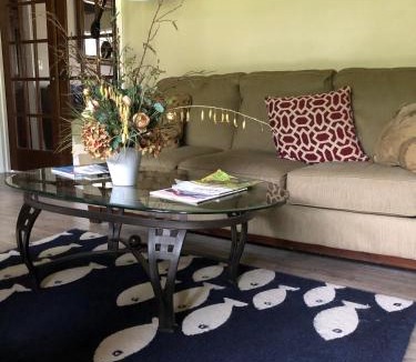 Mendenhaven House | Mendenhall Private Room In Shared Home - DISCOUNT ON TOURS