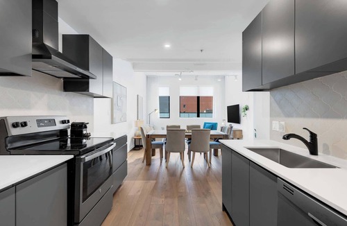 Downtown Montreal Apartment | Mercer Downtown|2BDRS-2BA|6 Guests