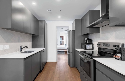 Downtown Montreal Apartment | Mercer Downtown|2BDRS-2BA|6 Guests