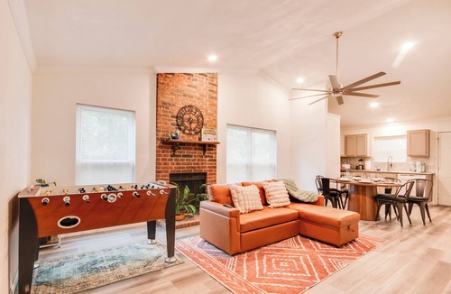 Mesquite House | Mesquite Retreat Mins to FIFA Fan Fest & Dallas