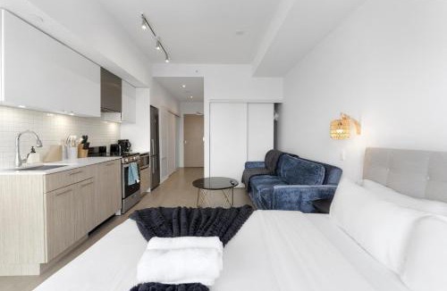 Garden District Apartment | Metro Cozy Queen Studio Escape