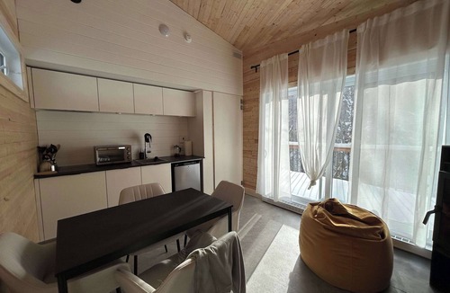 Notre-Dame-Auxiliatrice-de-Buckland Ski Chalet | Micro-Cabine in the Mountains | Solstice 6