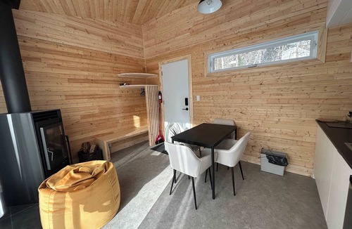 Notre-Dame-Auxiliatrice-de-Buckland Ski Chalet | Micro-Cabine in the Mountains | Solstice 6