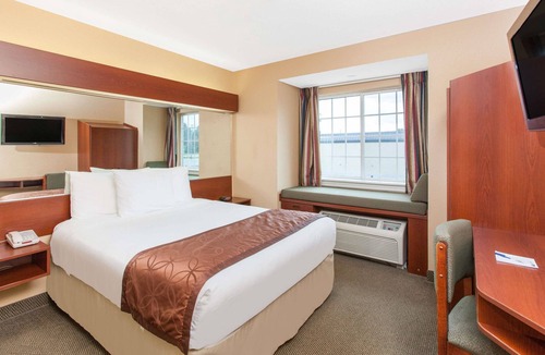 Rogers Hotel | Microtel Inn & Suites by Wyndham Rogers
