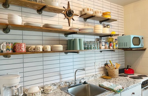 Hays House | MIDMOD ON SIXTH - Fun retro house downtown!