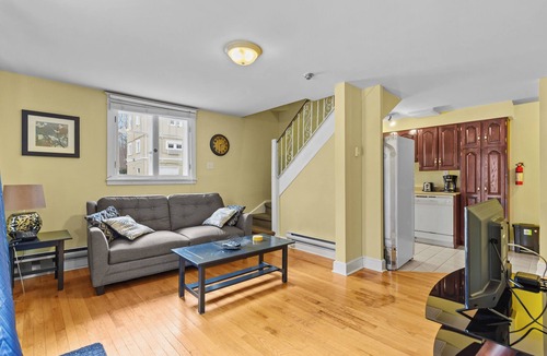 Waterford Valley Apartment | Midstream Loft 2BR Parking W&D
