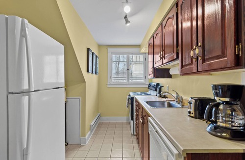 Waterford Valley Apartment | Midstream Loft 2BR Parking W&D