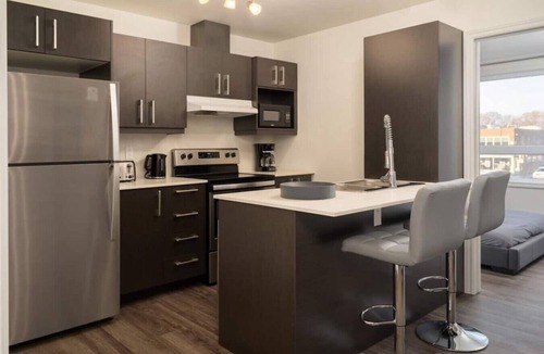 Cote-Des-Neiges—Notre-Dame-De-Grace Apartment | Midtown *206* - Condo 2 bdr