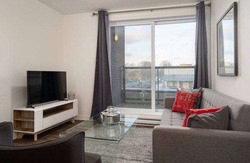 Cote-Des-Neiges—Notre-Dame-De-Grace Apartment | Midtown *206* - Condo 2 bdr