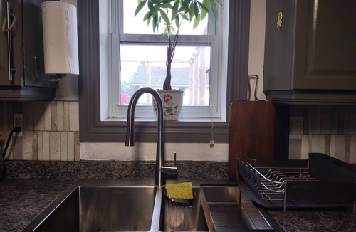 Niagara Falls House | Min walk to Falls, all Attractions. 3 over size Brs,4 bed 2 sofabed Large Patio