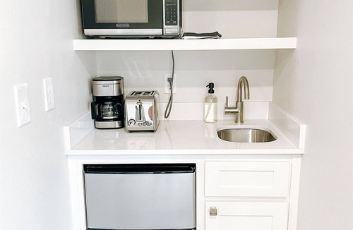 Midtown Apartment | Mini #25 Modern Mini Studio in OKC's Midtown!
