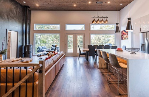 La Conception Ski Chalet | Minutes From Mont-Tremblant with Sauna and Hot Tub