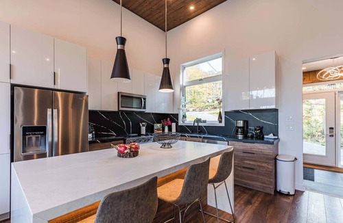 La Conception Ski Chalet | Minutes From Mont-Tremblant with Sauna and Hot Tub