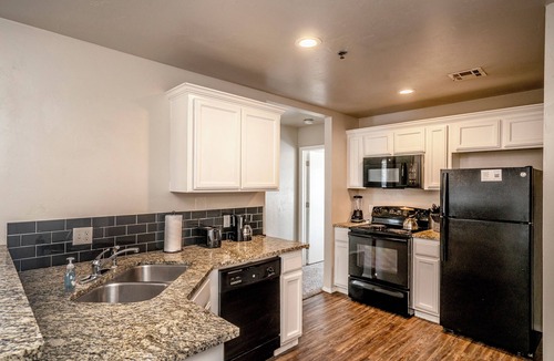 Central Oklahoma City Condo | Modern 1 Bed - Gated - Reserved Parking