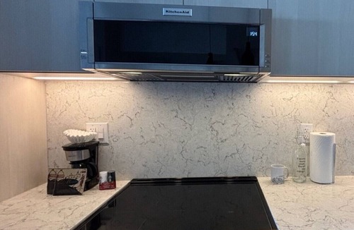 Downtown Toronto Apartment | Modern 1BR Apt with Stunning Views and Pool Access