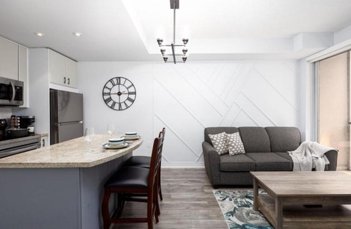 Bloor-Yorkville Apartment | Modern 1BR Condo in Church Yonge Corridor