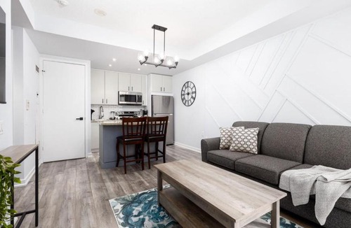 Bloor-Yorkville Apartment | Modern 1BR Condo in Church Yonge Corridor