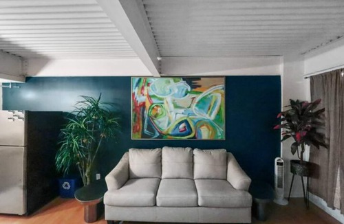 Downtown Omaha House | Modern 1BR Midtown Omaha, Garage for 2, Rooftop, W/D, Smart TV, 1 Gbps