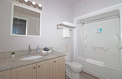 Thunder Bay Apartment | Modern 2 Bedroom Downtown Apartment