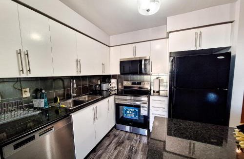 Downtown Mississauga Apartment | Modern 2BR 2 Bath Condo with Pool, Parking, Near YYZ and MAJOR INTERNATIONAL SPORTING EVENT