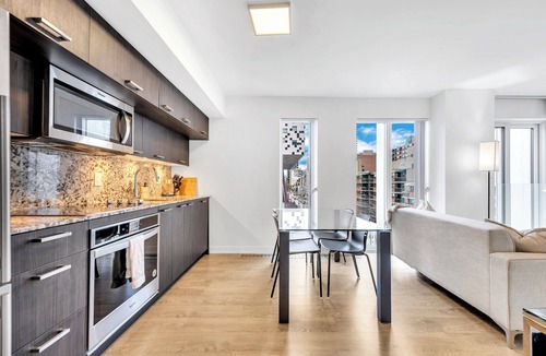 Grange Park Condo | Modern 2BR Downtown Toronto Condo | Near Queen St & Univ Ave | Work-Friendly