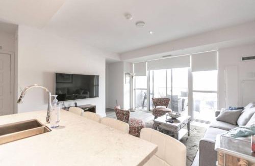 Innisfil Apartment | Modern 2BR Getaway with Balcony, BBQ and Parking