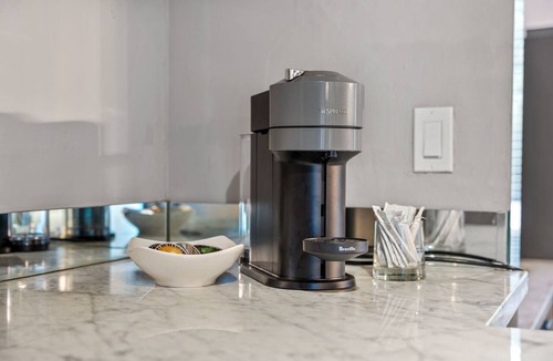 Old East Dallas Condo | Modern 3-bed loft with pool, courtyard, and prime walkable Dallas location.