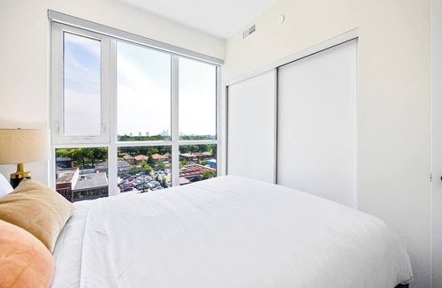 Harwood Hotel | Modern 3 Bedroom Suite with AC near Downtown Toronto