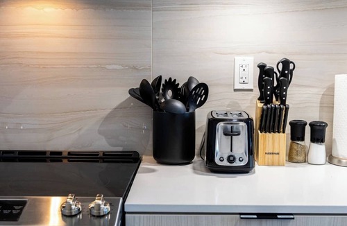 Corktown Apartment | Modern 3BR/2.5BT Home + Free Parking
