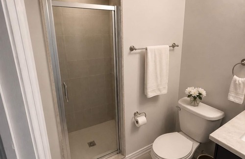 East Credit House | Modern 3BR Home Near Airport & Square One