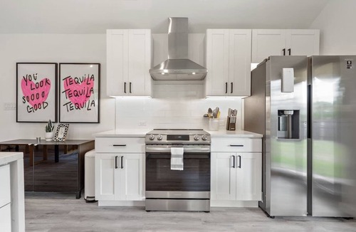 Austin House | Modern 5BR | 14 Guests | Hot Tub | Mins to DT SXSW