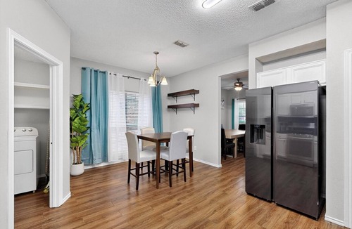 Allen House | Modern 5BR/2.5BA w/Private Pool Sleeps 16 ppl