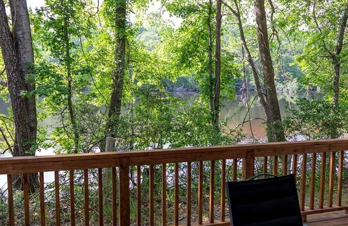 Livingston Cabin | Modern ADA Accessible Cabin with Creek Views in Livingston, Texas