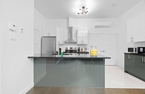 La Petite-Patrie Apartment | Modern and Cozy 2bdr near St-Hubert Plaza