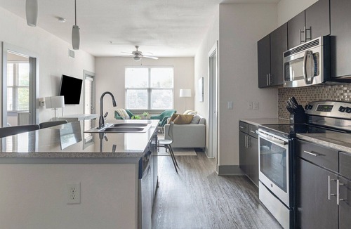 Lake Highlands Apartment | Modern Apartment in Prime Location (ID1384X902)